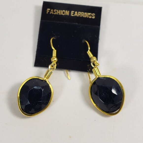Elegant Black Gem 1.5" Drop Earrings – Gold Tone Oval Dangle Lightweight Jewelry - Picture 5 of 8